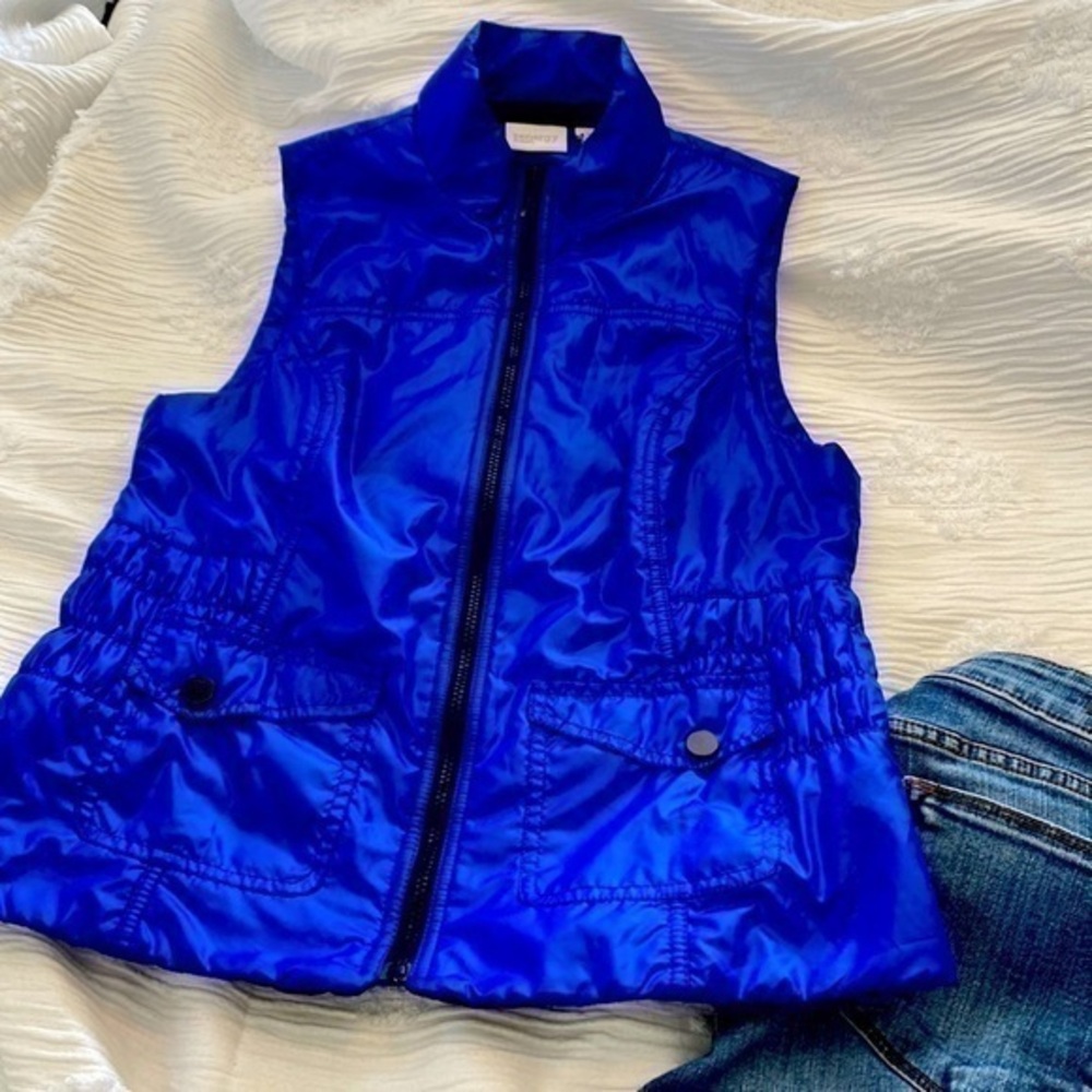 Zenergy by Chico’s vest incredible blue and black lined sleeveless jacket